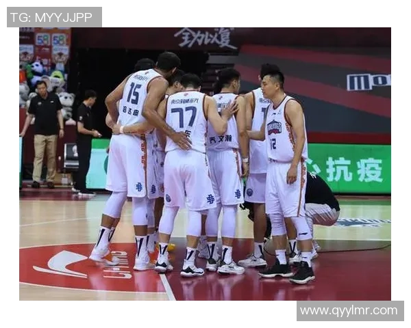 南京篮球队在全国锦标赛积分榜上以53分稳居第一位置，表现抢眼